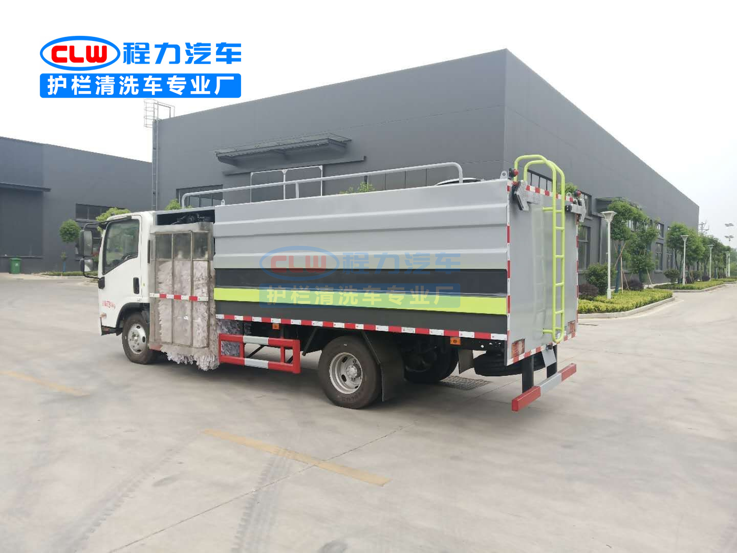 庆铃五十铃中置护栏清洗车
